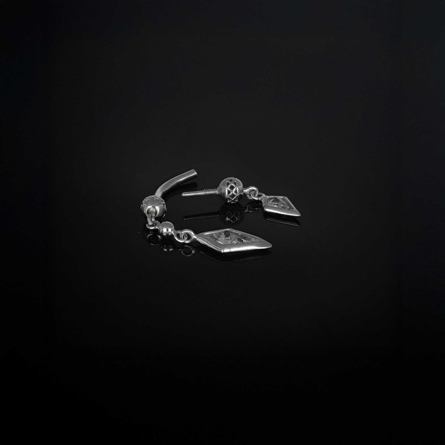 Riké • Double Diamond Flip Curved Barbell