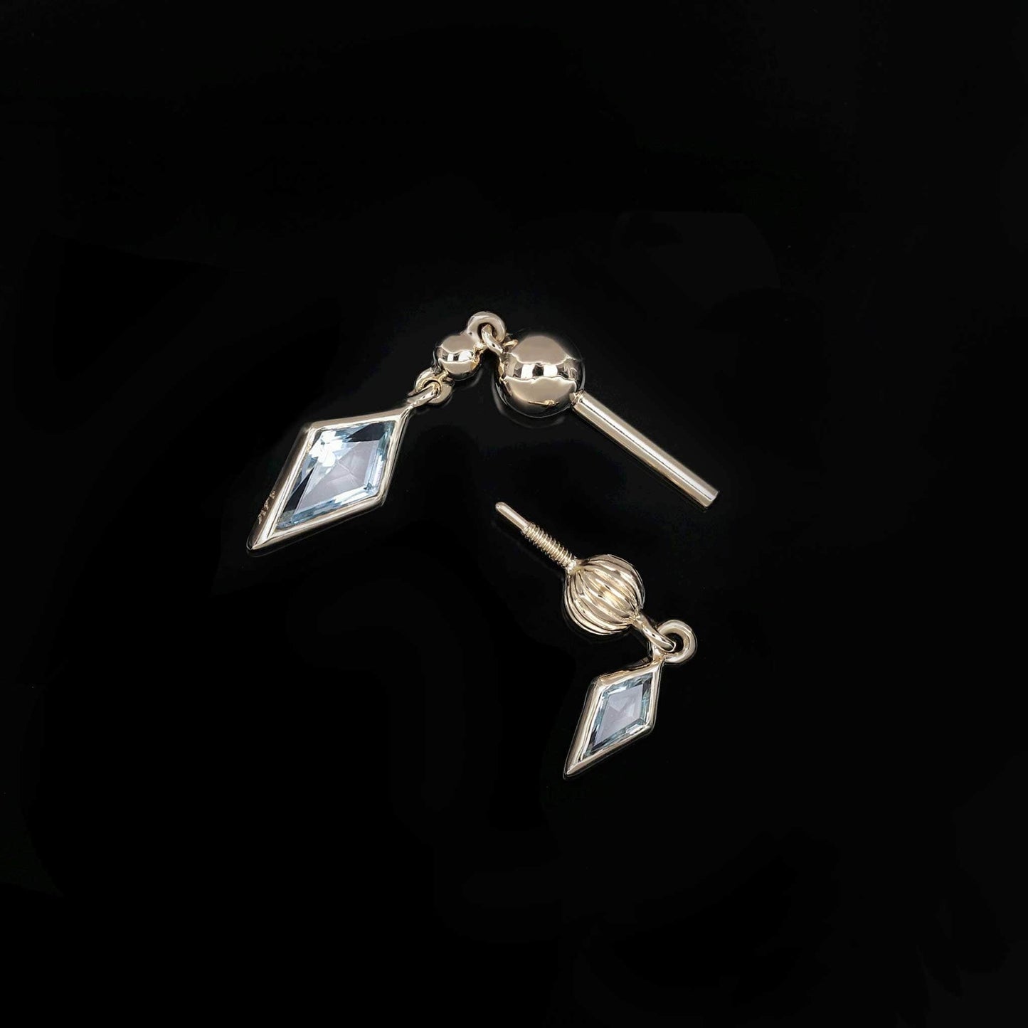 Vira • Kite Swiss Blue Topaz Double Barbell – Internally Threaded