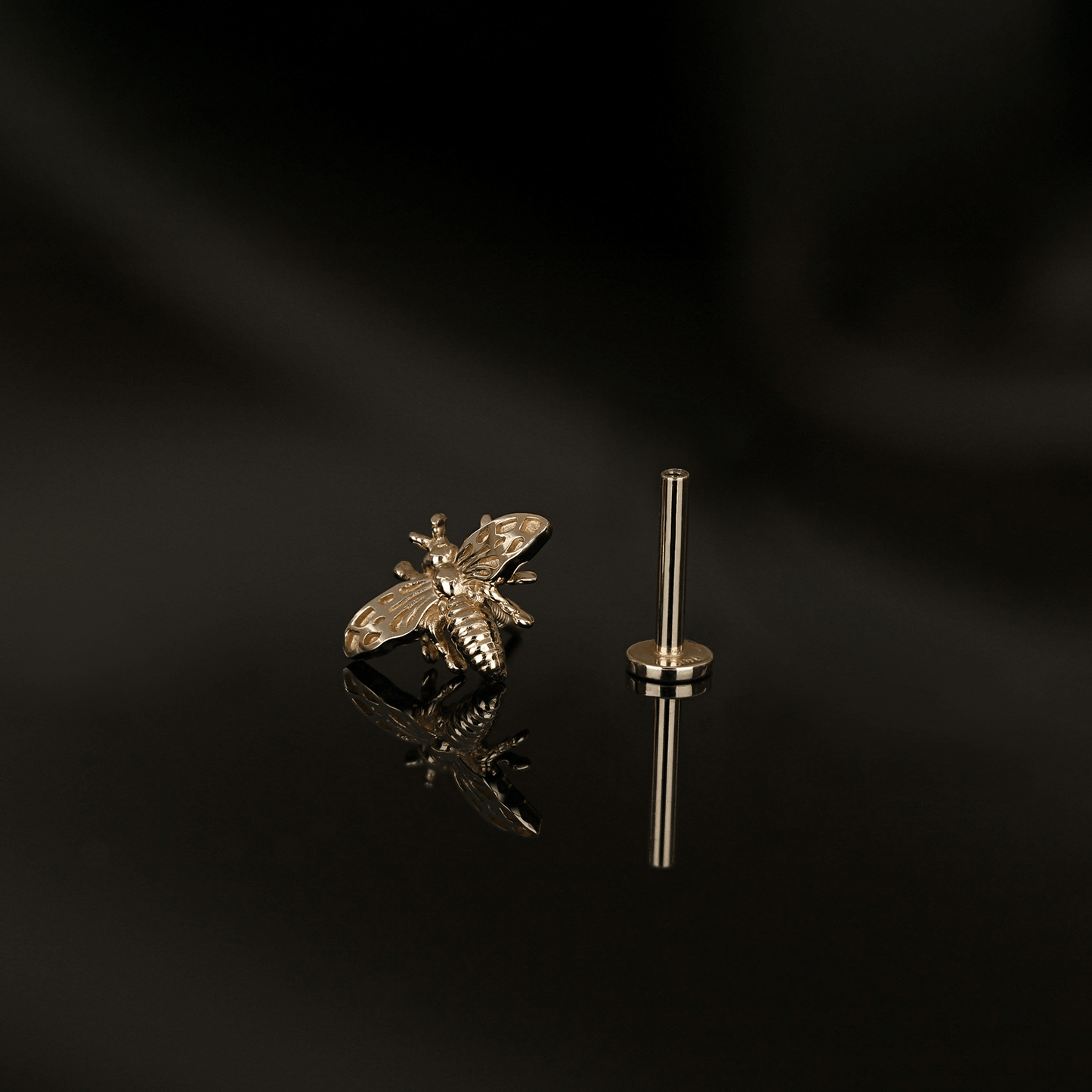 Eternal Bee • Internally Threaded