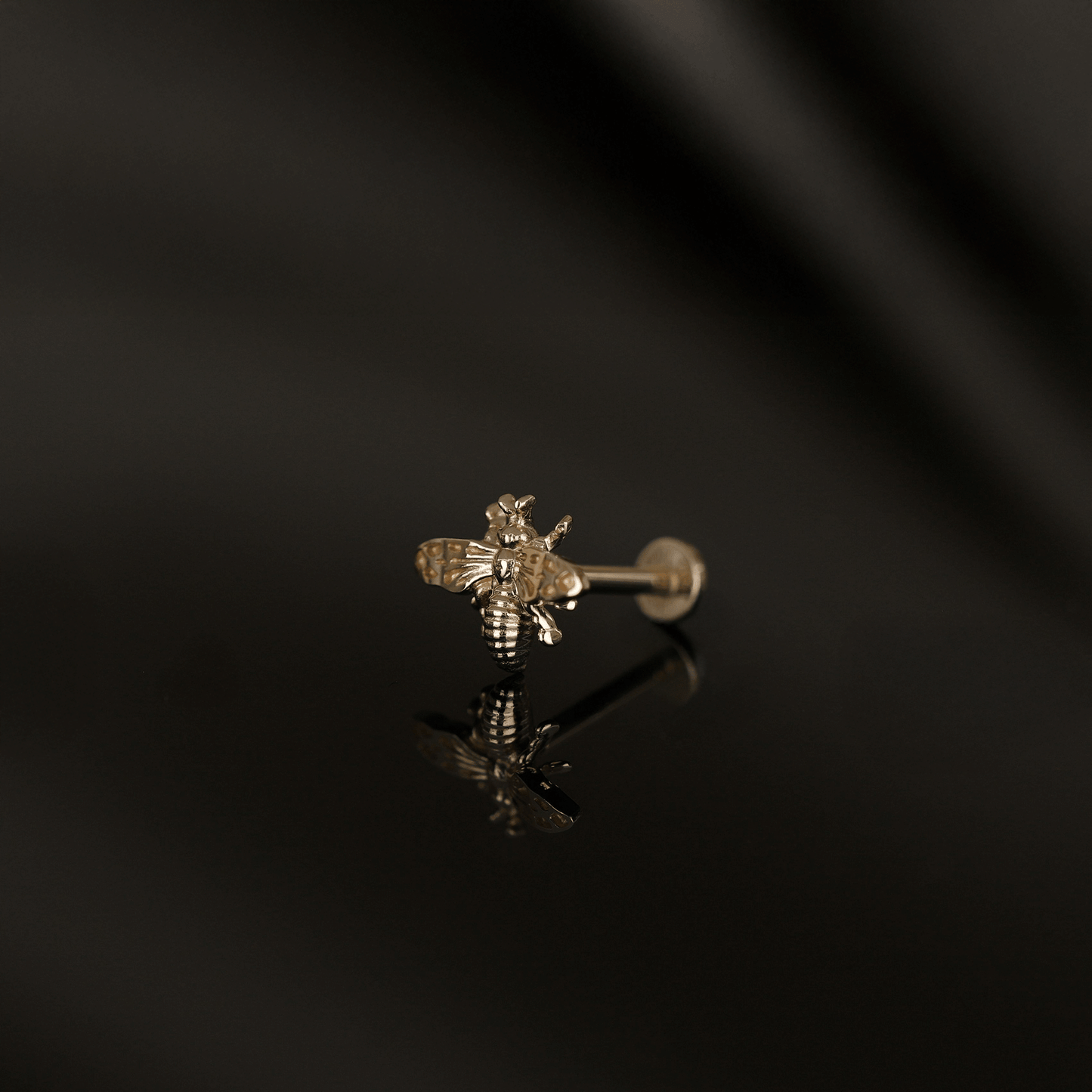 Eternal Bee • Internally Threaded