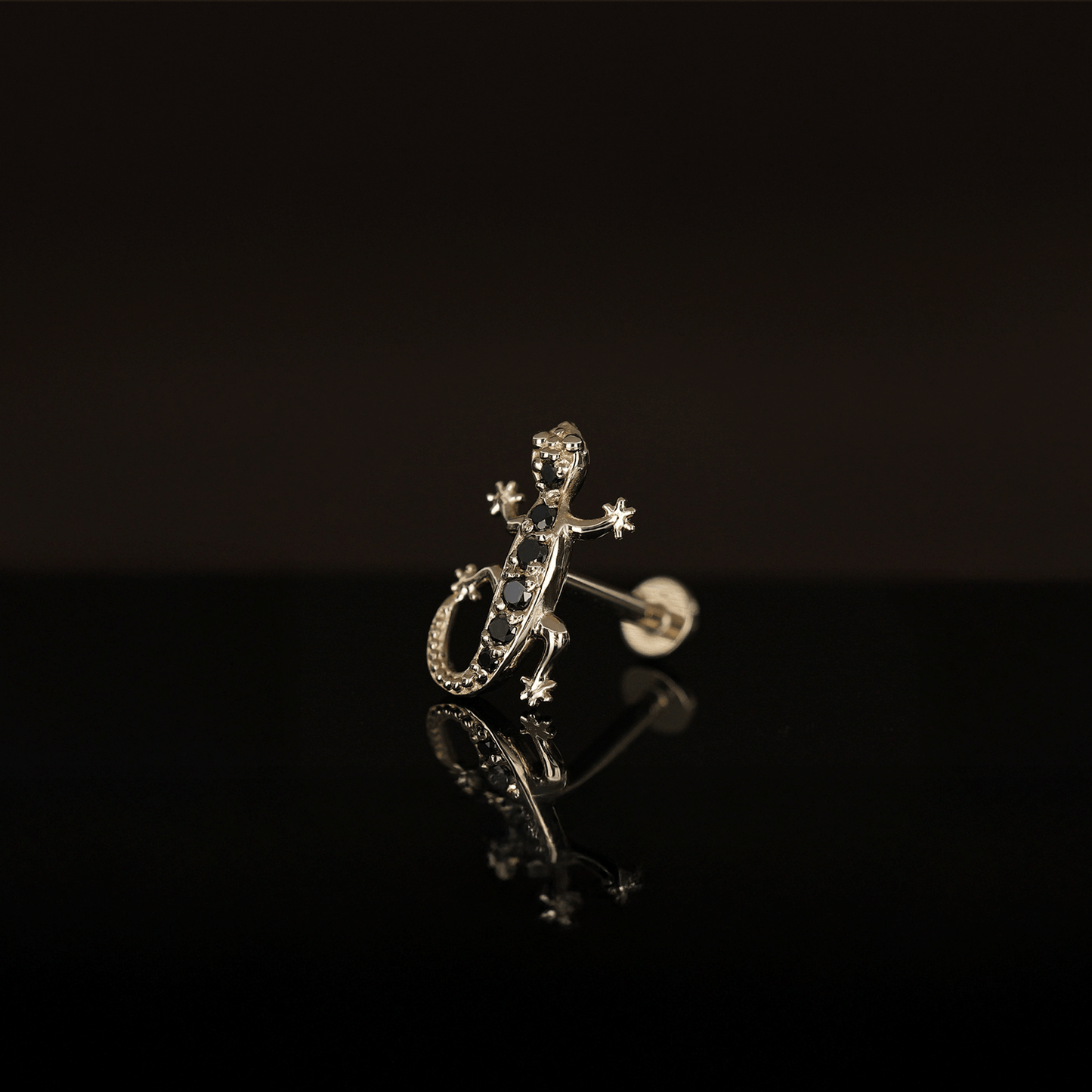 Diamond-Set Lizard • Internally Threaded