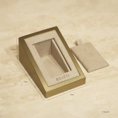 Mini Angled Stud Display BTD02