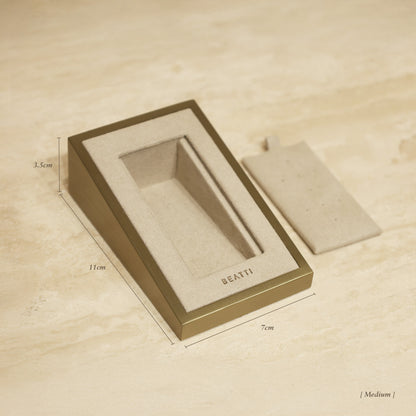 Mini Angled Stud Display BTD02