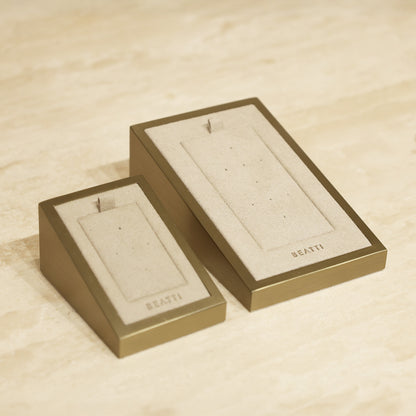 Mini Angled Stud Display BTD02