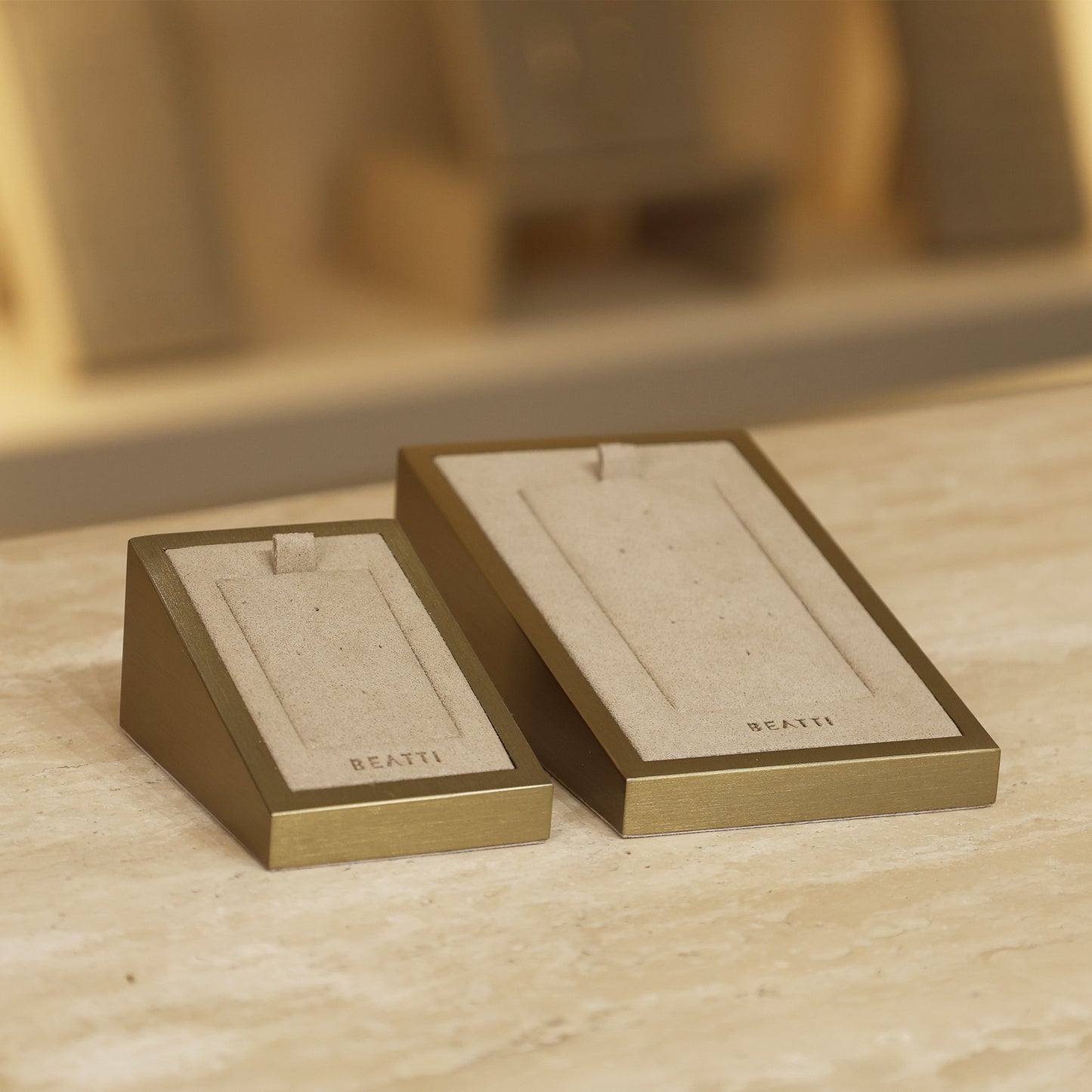 Mini Angled Stud Display BTD02