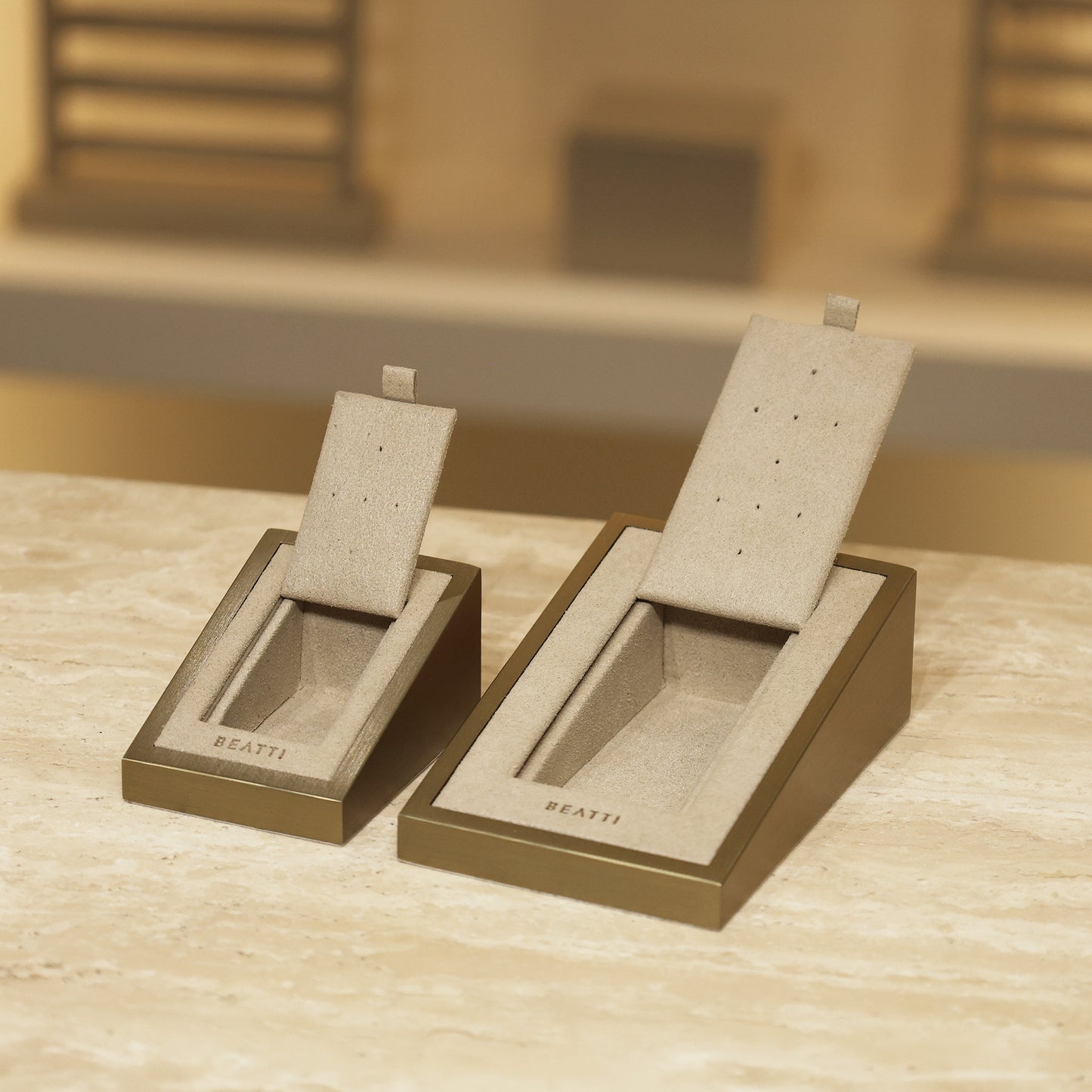 Mini Angled Stud Display BTD02