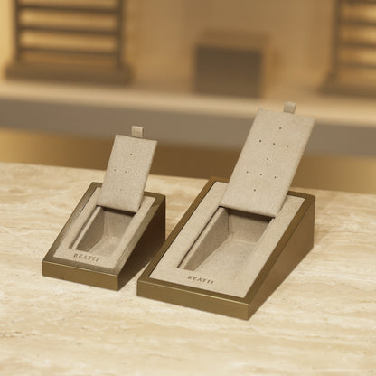 Mini Angled Stud Display BTD02