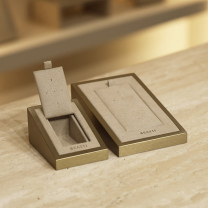 Mini Angled Stud Display BTD02