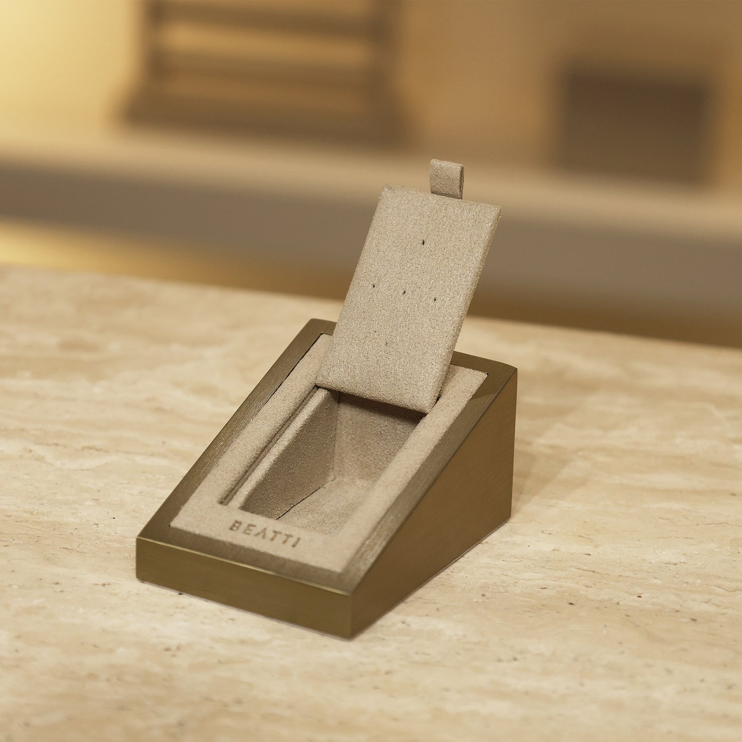 Mini Angled Stud Display BTD02