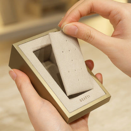 Mini Angled Stud Display BTD02