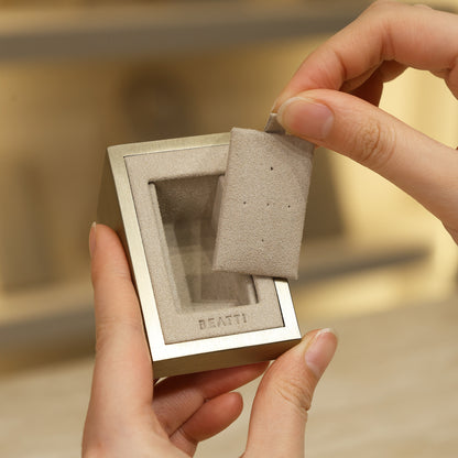 Mini Angled Stud Display BTD02