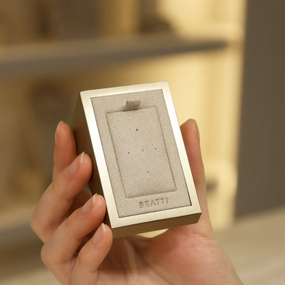 Mini Angled Stud Display BTD02