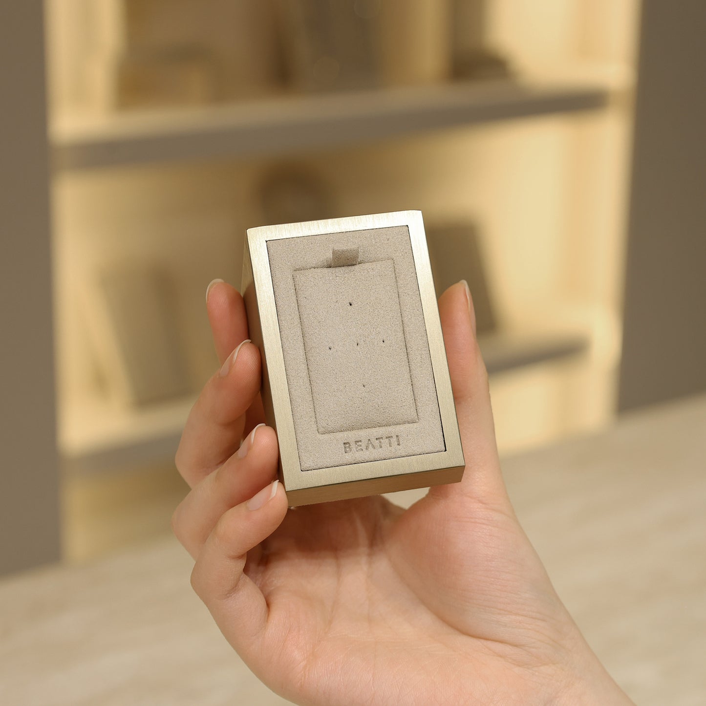 Mini Angled Stud Display BTD02