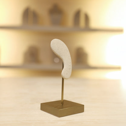 Ear-Silhouette Curation Stand BTD04