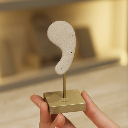 Ear-Silhouette Curation Stand BTD04