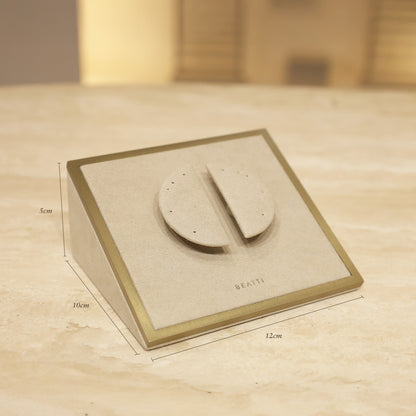 Magnetic Ear-Curve Display BTD05