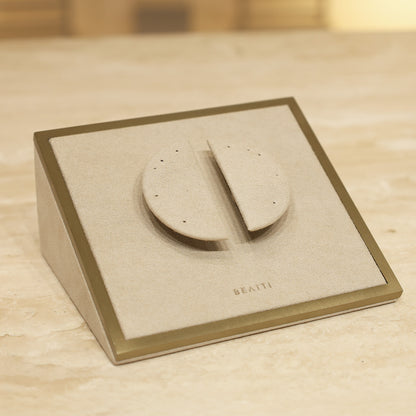 Magnetic Ear-Curve Display BTD05