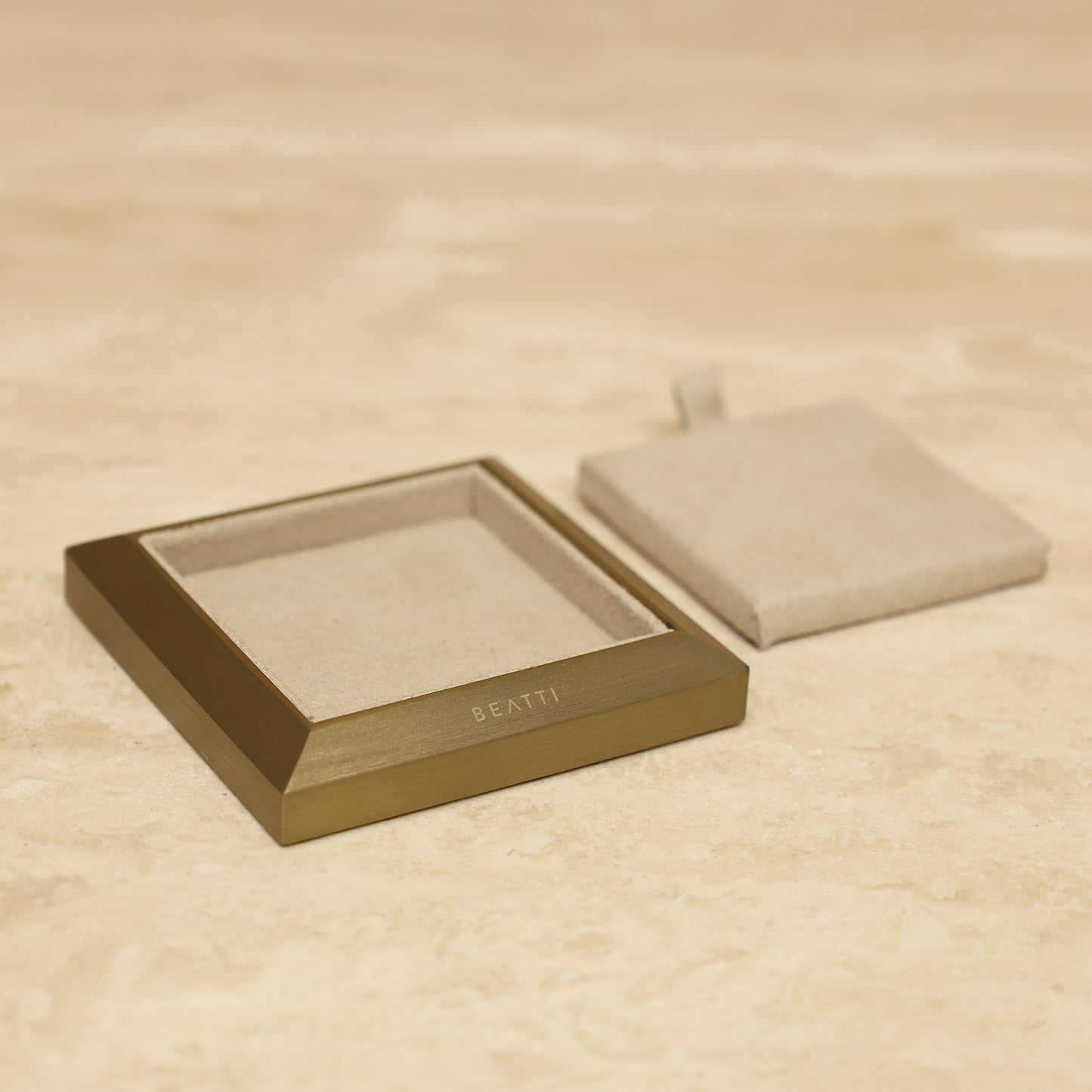 Signature Modular Cushion Display BTD14