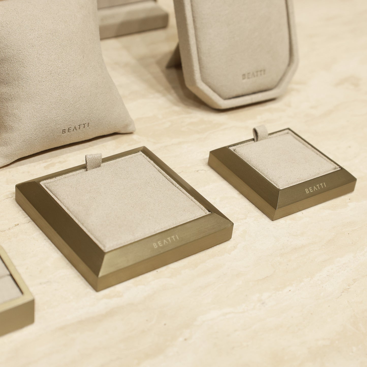 Signature Modular Cushion Display BTD14