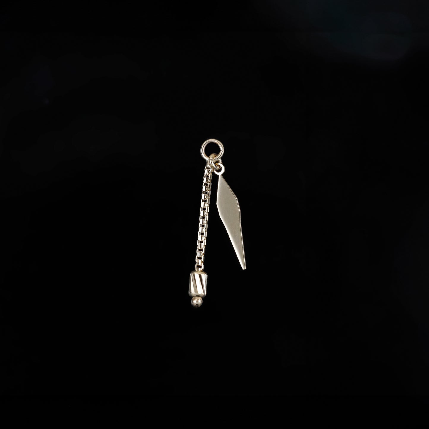 Aurion II  • Brillcut Spike Barrel Chain Charm