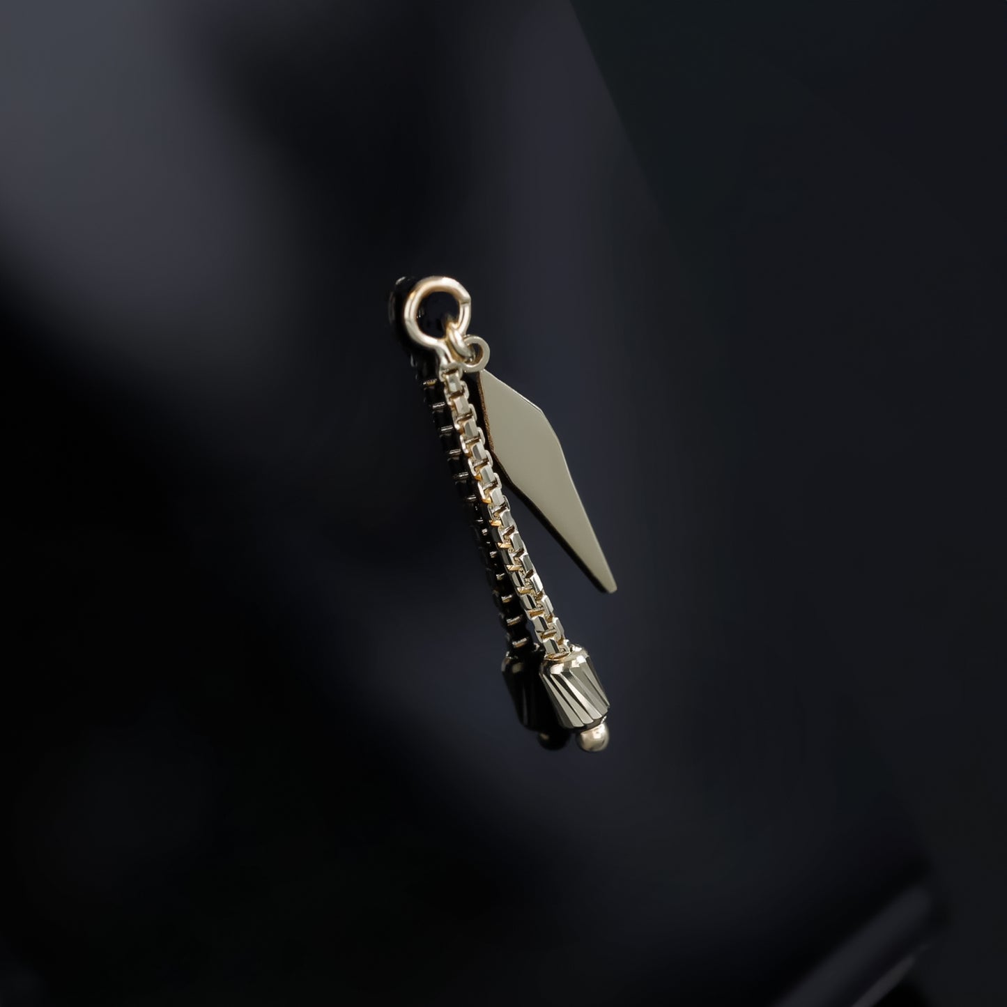 Aurion II  • Brillcut Spike Barrel Chain Charm